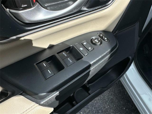 Photo of 2020 Platinum White Pearl Honda CR-V
