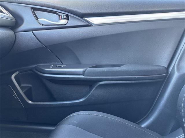 Photo of 2019 Platinum White Honda Civic