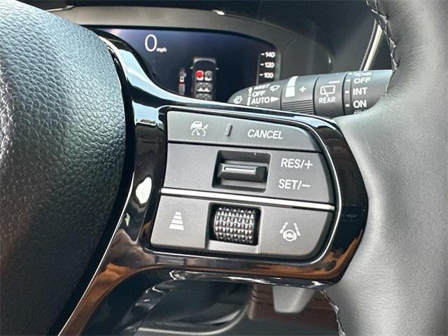Photo of 2025 Platinum White Honda Pilot