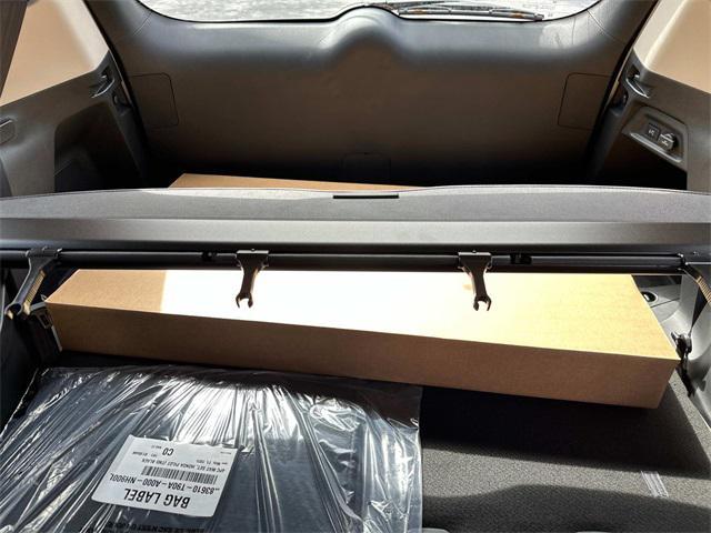 Photo of 2025 Platinum White Honda Pilot