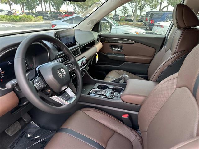 Photo of 2025 Platinum White Honda Pilot
