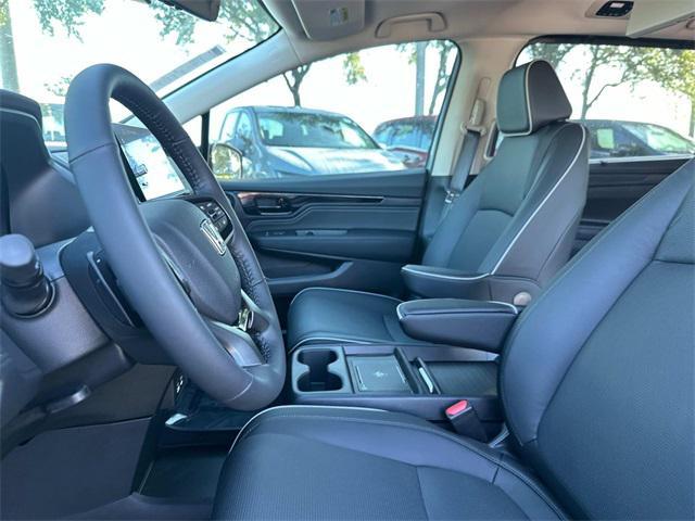 Photo of 2025 Gray Honda Odyssey