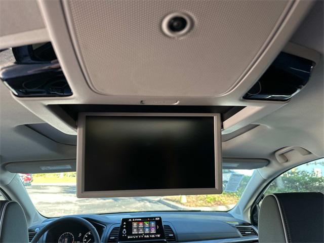 Photo of 2025 Gray Honda Odyssey