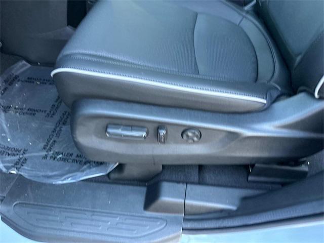Photo of 2025 Gray Honda Odyssey