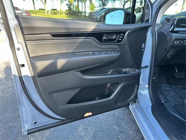 Photo of 2025 Gray Honda Odyssey