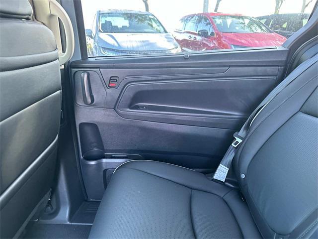 Photo of 2025 Gray Honda Odyssey