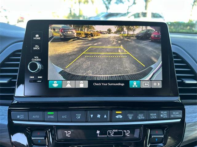 Photo of 2025 Gray Honda Odyssey