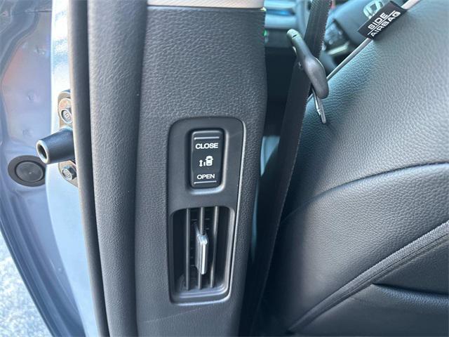 Photo of 2025 Gray Honda Odyssey