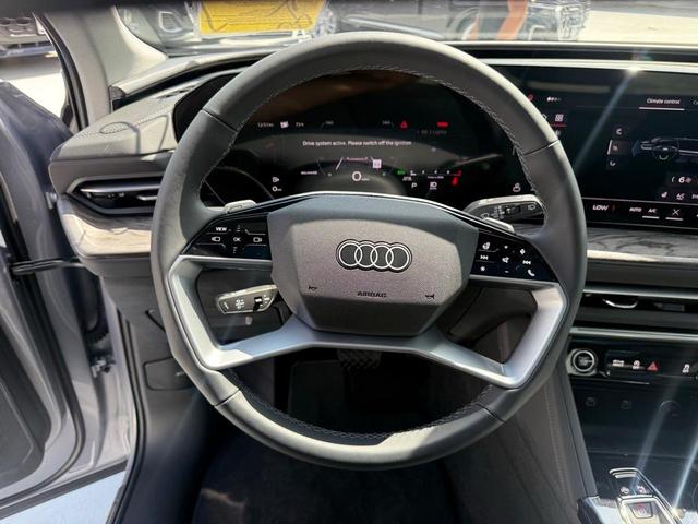 Photo of 2025 Florett Silver Metallic Audi Q5