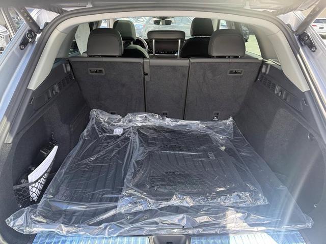 Photo of 2025 Florett Silver Metallic Audi Q5