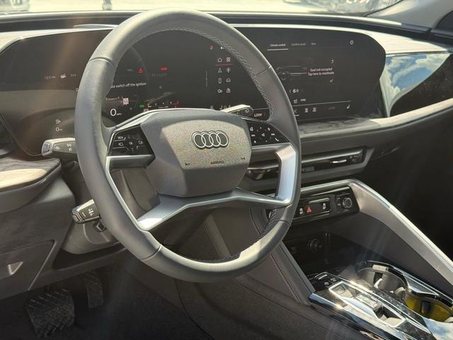Photo of 2025 Florett Silver Metallic Audi Q5