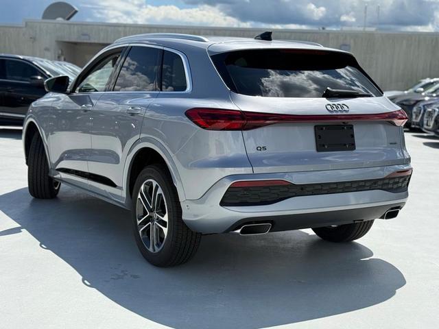 Photo of 2025 Florett Silver Metallic Audi Q5