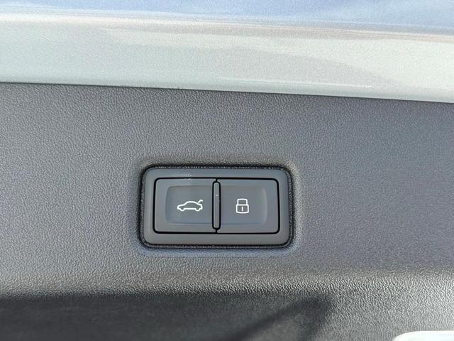 Photo of 2025 Florett Silver Metallic Audi Q5