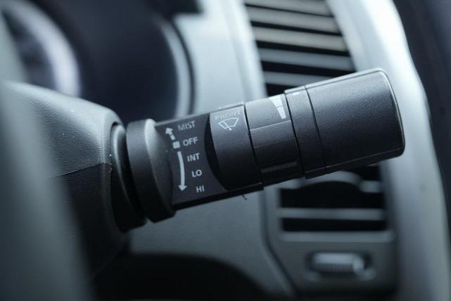 Photo of 2010 Magnetic Gray Metallic Nissan Sentra