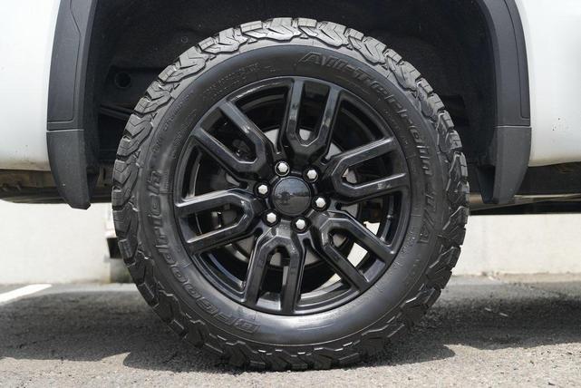 Photo of 2021 White Frost Tricoat GMC Sierra 1500