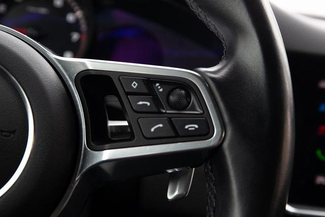 Photo of 2022 Silver Porsche Cayenne