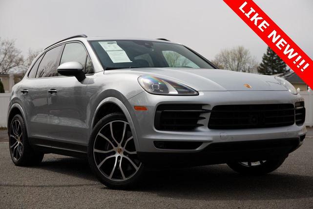 Photo of 2022 Silver Porsche Cayenne