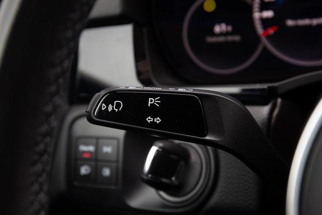 Photo of 2022 Silver Porsche Cayenne