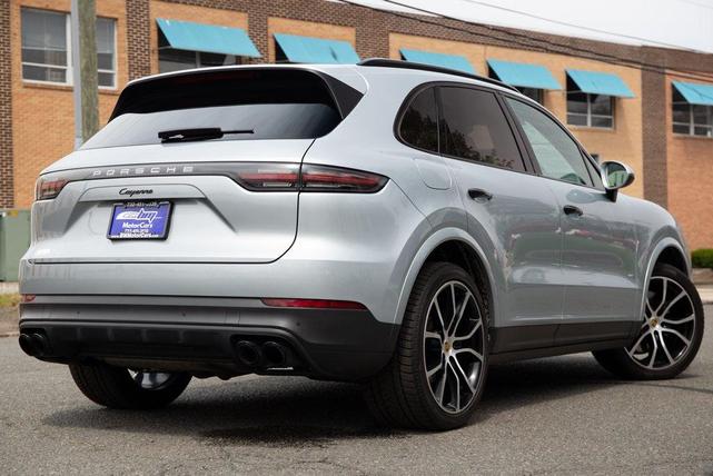Photo of 2022 Silver Porsche Cayenne