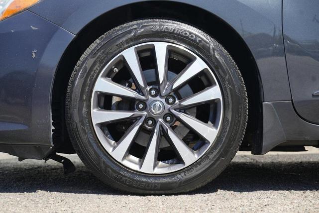 Photo of 2016 Storm Blue Nissan Altima