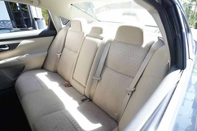 Photo of 2016 Storm Blue Nissan Altima