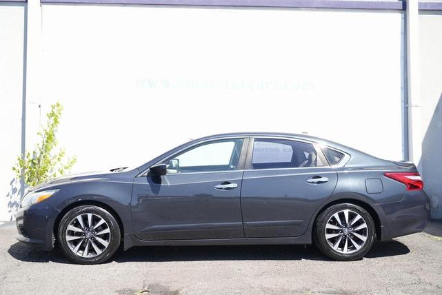 Photo of 2016 Storm Blue Nissan Altima
