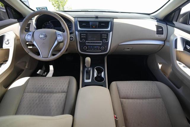 Photo of 2016 Storm Blue Nissan Altima