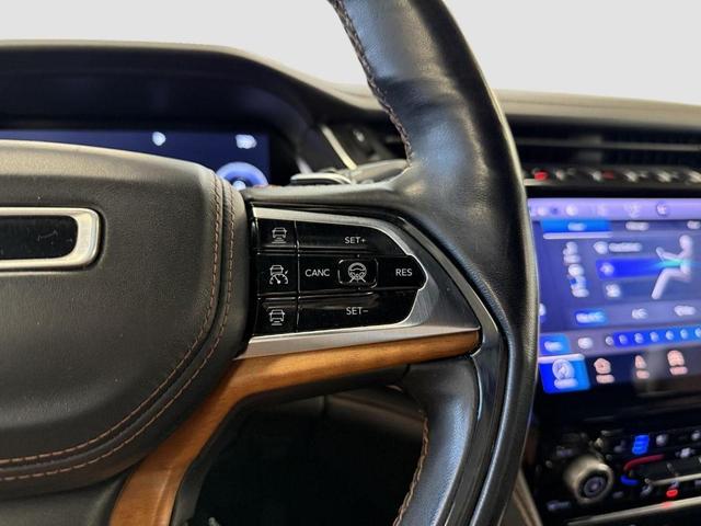 Photo of 2021 Bright White Clearcoat Jeep Grand Cherokee L