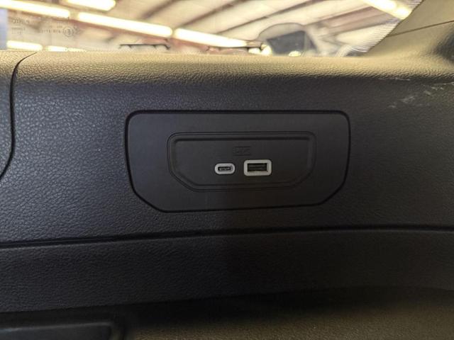 Photo of 2021 Bright White Clearcoat Jeep Grand Cherokee L