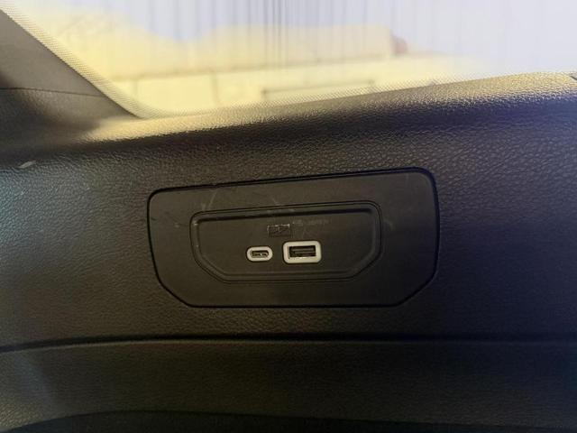 Photo of 2021 Bright White Clearcoat Jeep Grand Cherokee L