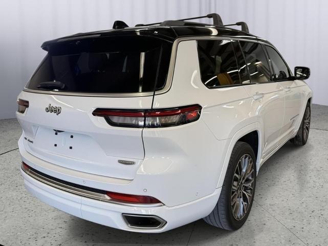 Photo of 2021 Bright White Clearcoat Jeep Grand Cherokee L