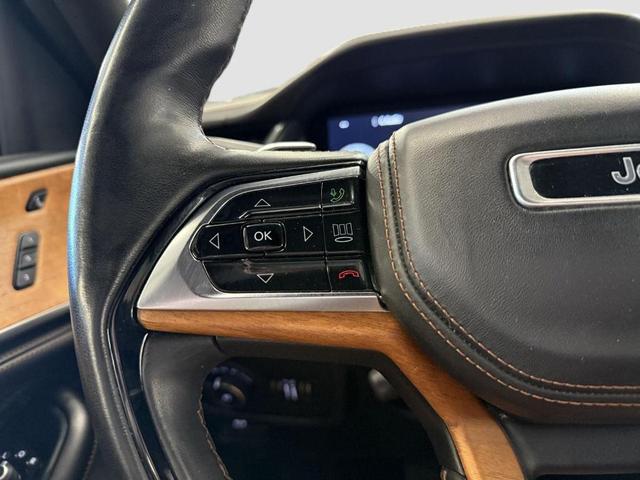 Photo of 2021 Bright White Clearcoat Jeep Grand Cherokee L