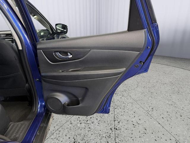 Photo of 2018 Caspian Blue Nissan Rogue