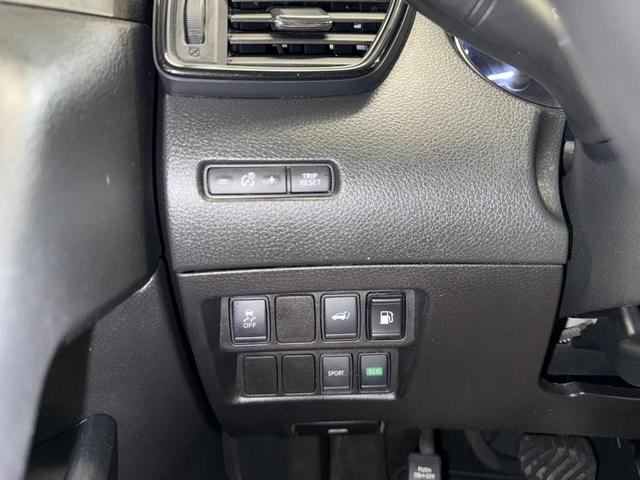 Photo of 2018 Caspian Blue Nissan Rogue