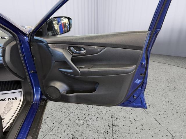 Photo of 2018 Caspian Blue Nissan Rogue