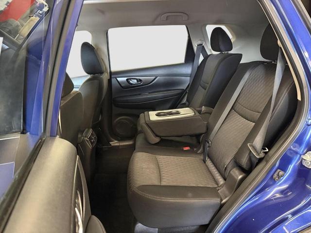 Photo of 2018 Caspian Blue Nissan Rogue