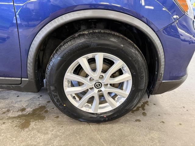 Photo of 2018 Caspian Blue Nissan Rogue
