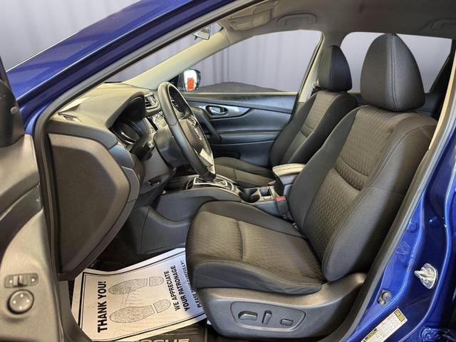 Photo of 2018 Caspian Blue Nissan Rogue
