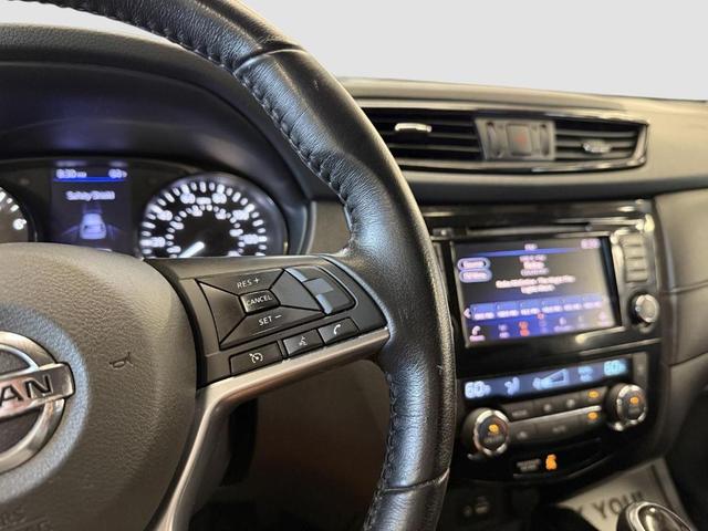 Photo of 2018 Caspian Blue Nissan Rogue