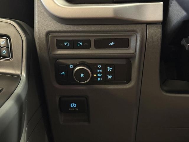 Photo of 2022 Oxford White Ford F-150