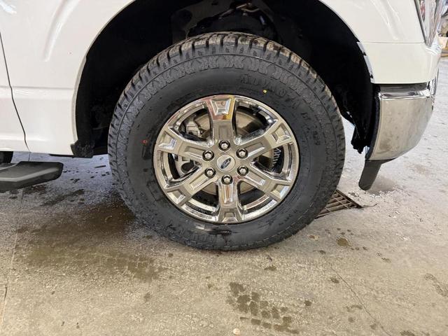 Photo of 2022 Oxford White Ford F-150