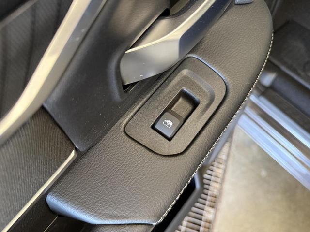 Photo of 2025 Granite Crystal Clearcoat Metallic RAM 2500