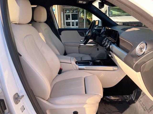Photo of 2025 White Mercedes-Benz GLB 250