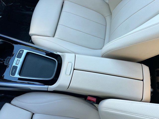 Photo of 2025 White Mercedes-Benz GLB 250