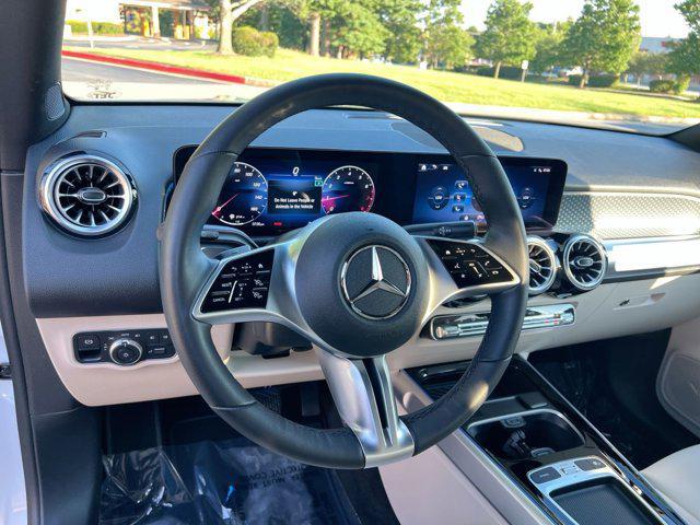 Photo of 2025 White Mercedes-Benz GLB 250