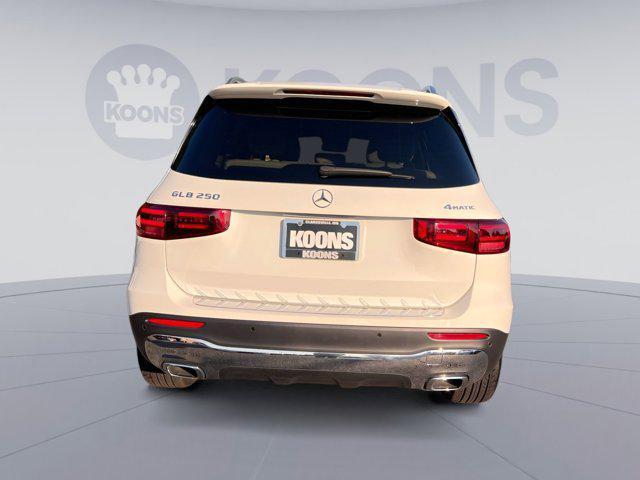 Photo of 2025 White Mercedes-Benz GLB 250