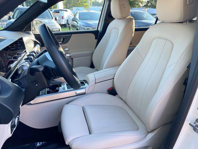 Photo of 2025 White Mercedes-Benz GLB 250