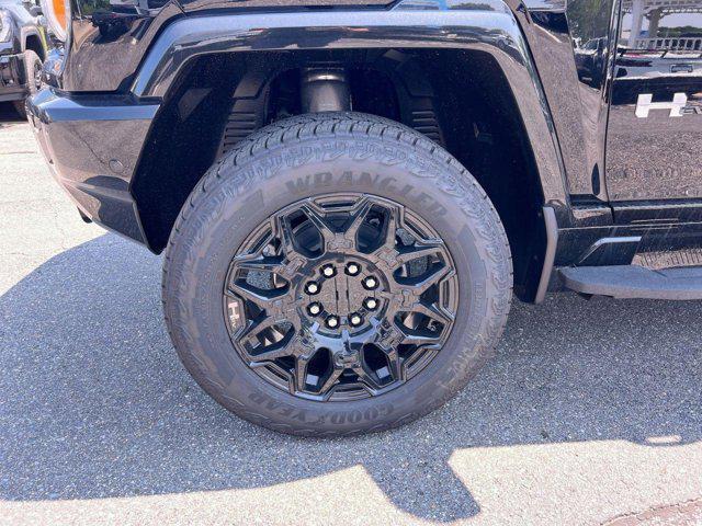 Photo of 2025 Void Black GMC HUMMER EV SUV
