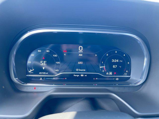 Photo of 2024 Summit White GMC Yukon