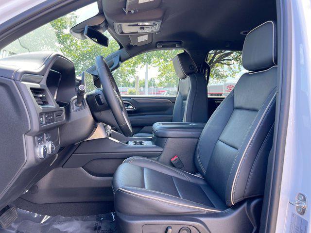 Photo of 2024 Summit White GMC Yukon